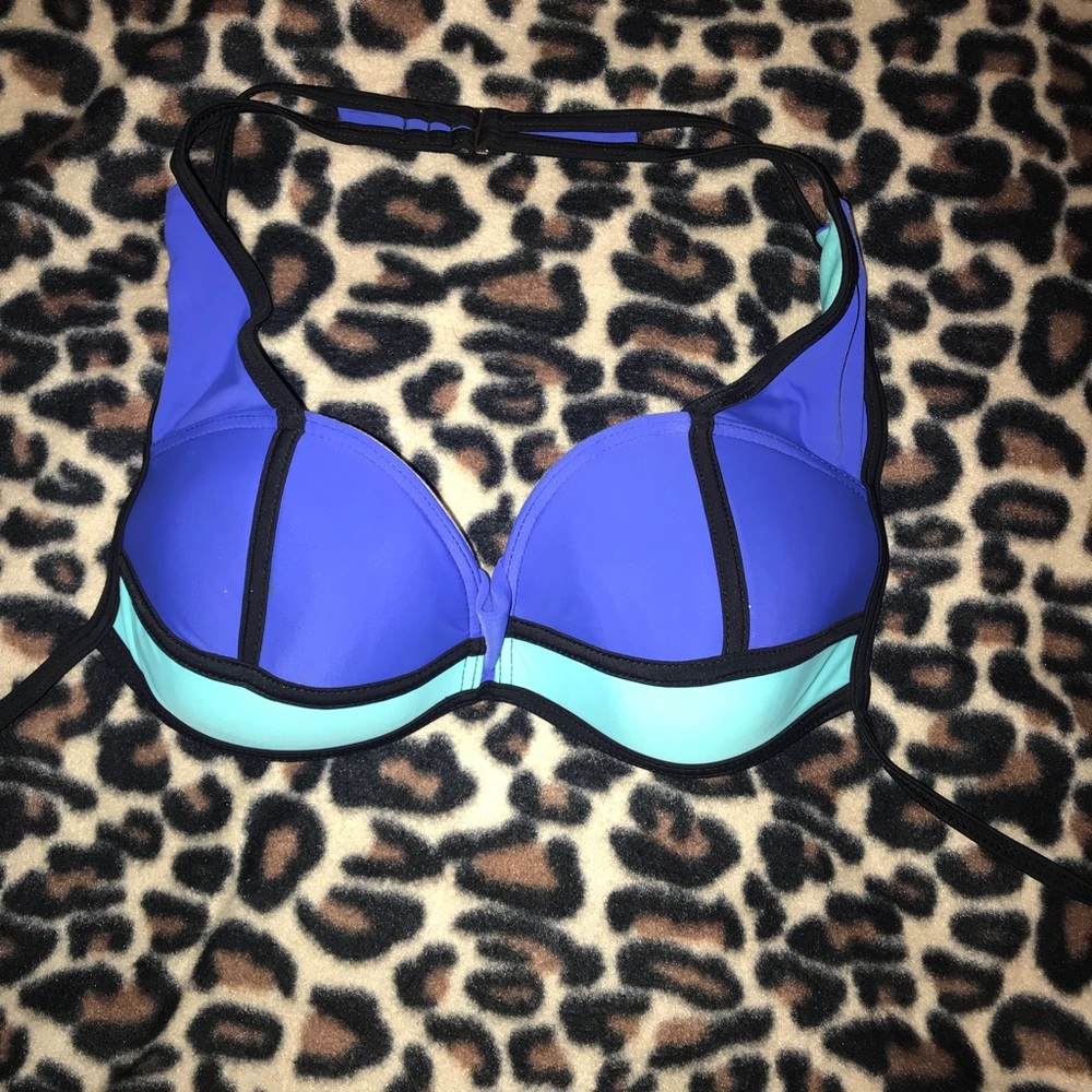 Triangle bathing suit - Picture 3 of 3